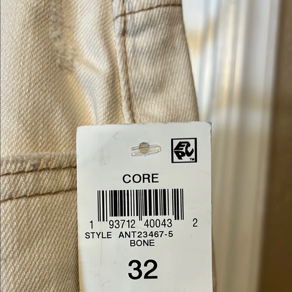 Vintage Cream Relaxed Fit Jeans with Knee Distressing - Picture 3 of 6